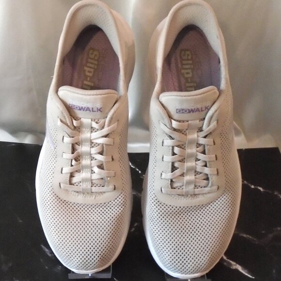 EUC ~ SKECHERS GO WALK SLIP-INS WOMENS FLEX TAUPE SIZE 9.5 - Picture 1 of 9